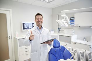 Czy lekarz stomatolog może wystawić skierowanie do poradni rehabilitacyjnej