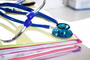Dokumentacja służby medycyny pracy – czym się różni od „zwykłej” dokumentacji medycznej