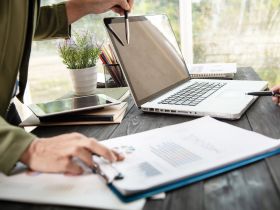 Czy trzeba generować historię choroby w formacie PDF po zakończeniu hospitalizacji?