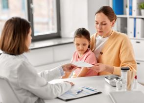 Dokumentacja medyczna dziecka po adopcji – nowe zasady udostępniania od 26 czerwca 2026 r.