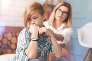 Pomoc psychologiczna w placówkach NFZ od 13. roku życia bez zgody rodzica – będą nowe zasady